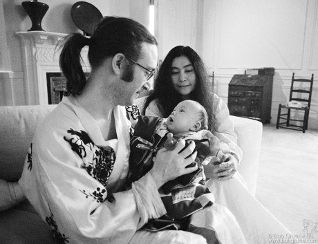 John Lennon, Yoko Ono and Sean Lennon, NYC - 1975