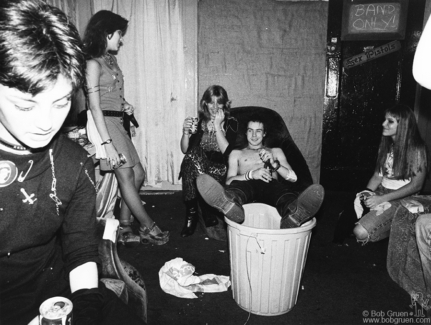 Sid Vicious and groupies, CA - 1978